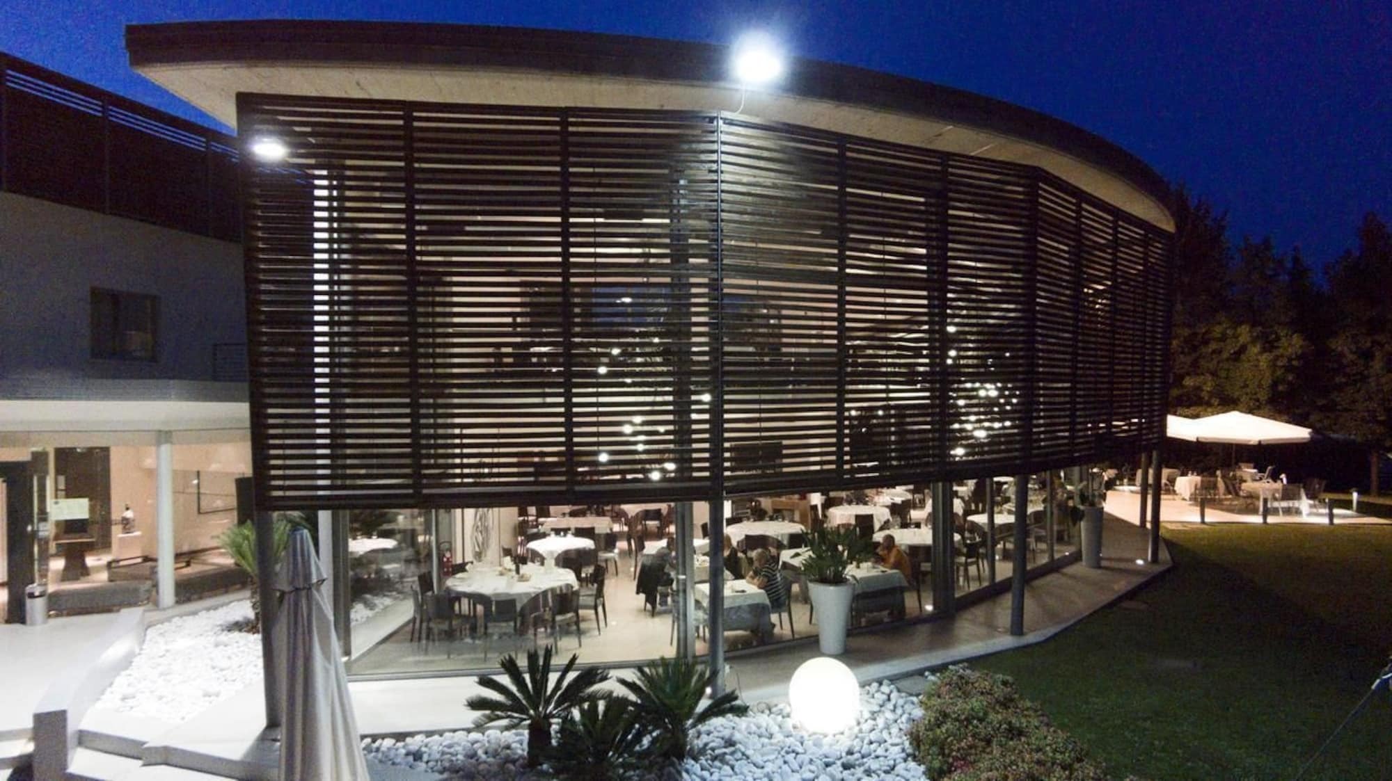 Inverigo Hotel Exterior photo