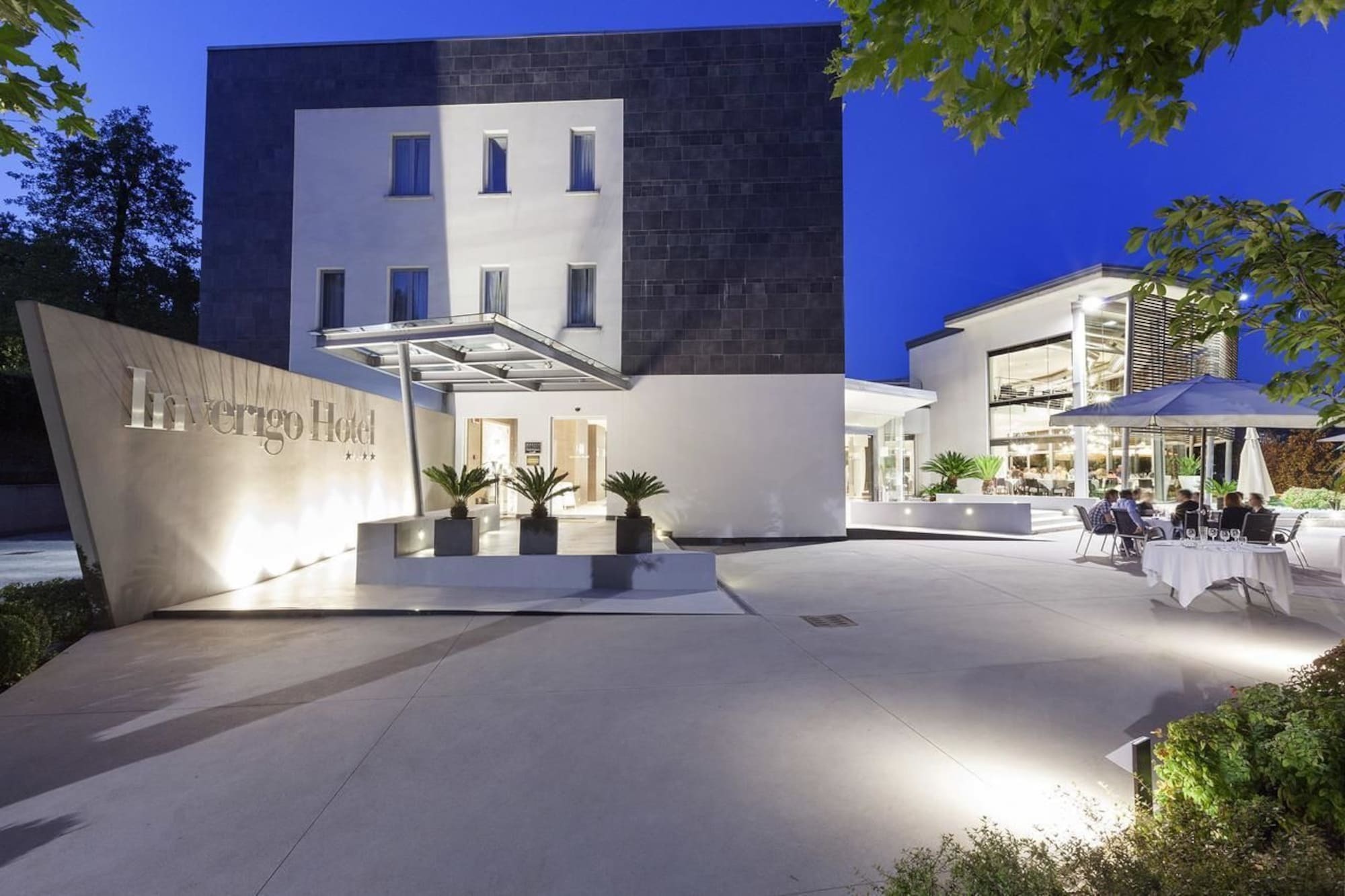 Inverigo Hotel Exterior photo